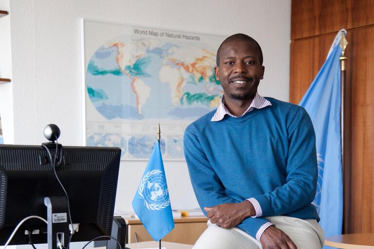 E-Learning für Afrika: Erick Tambo in seinem Büro der United Nations University in Bonn: „In Deutschland bin ich wesentlich entbehrlicher.“