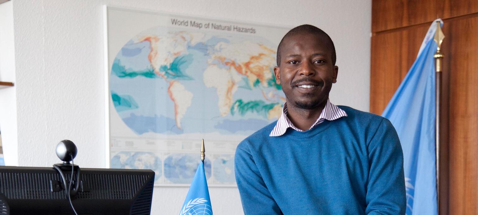 E-Learning für Afrika: Erick Tambo in seinem Büro der United Nations University in Bonn: „In Deutschland bin ich wesentlich entbehrlicher.“