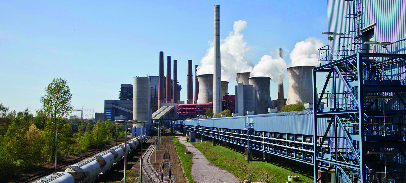 RWE-Braunkohlekraftwerk (in Neurath): Beispiel traditioneller Energieerzeugung