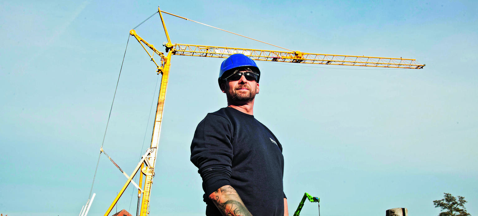 Frank Dembowski , 45, arbeitet als Kranführer bei der RAAB Baugesellschaft mbH & Co. KG in Ebensfeld/Oberfranken.