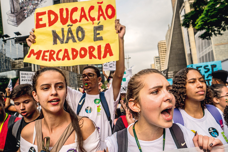 Brasilien 2019: Kritiker demonstrieren gegen die Rechtsaußen-Regierung von Jair Bolsonaro.