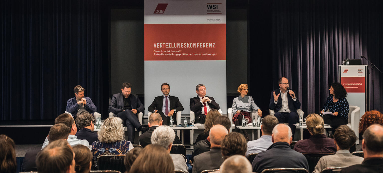 Der DGB und das WSI hatten am 17. Oktober zur Verteilungskonferenz nach Berlin geladen. Auf dem Podium diskutierten Vertreter der politischen Parteien.