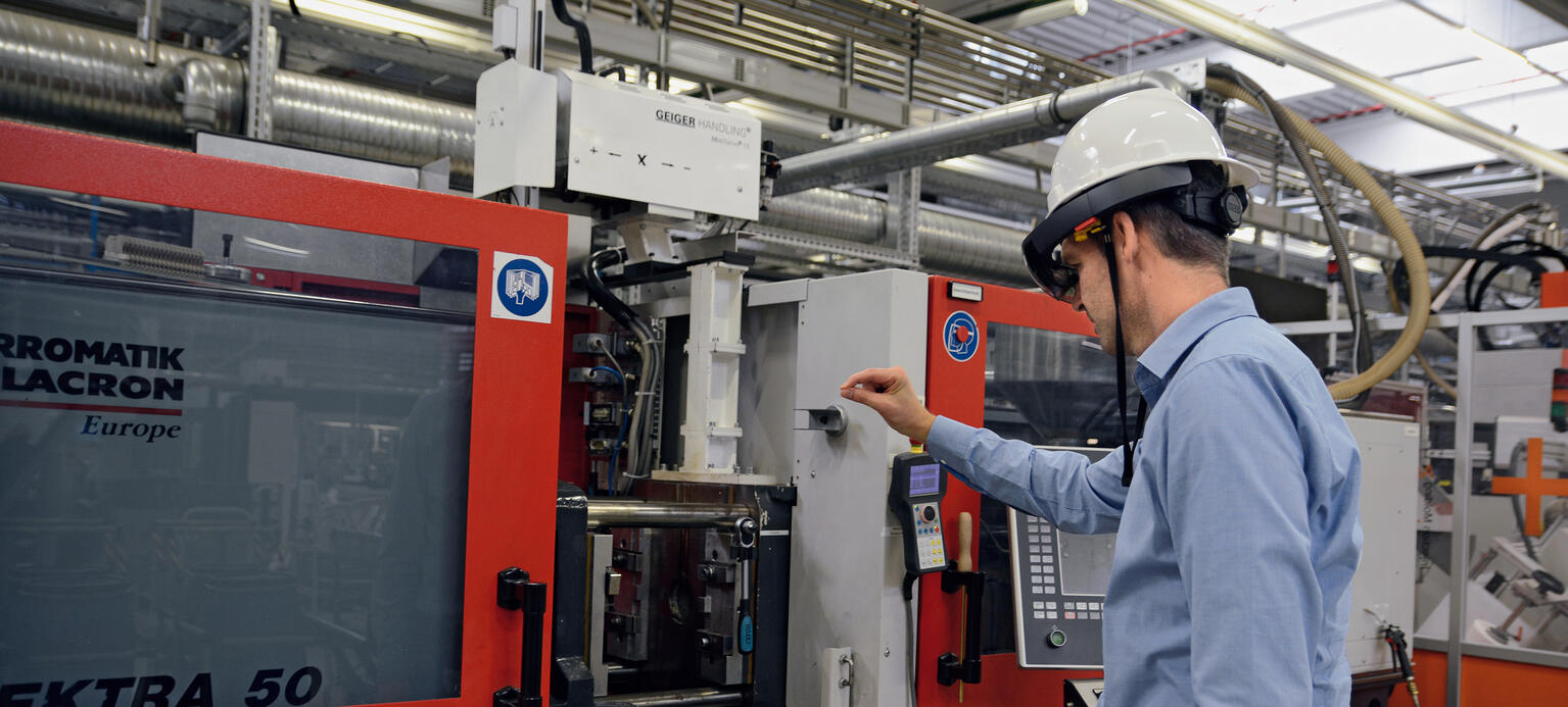 GERRIT PLASSMANN, 46, leitet die Arbeitssicherheit bei dem Elektrotechnikunternehmen Weidmüller und ist seit 30 Jahren Mitglied der IG Metall.