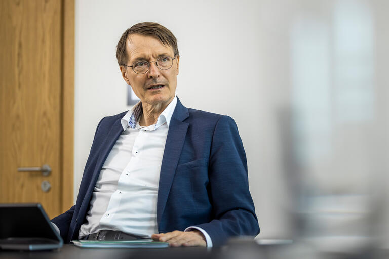 Porträt Gesundheitsminister Karl Lauterbach