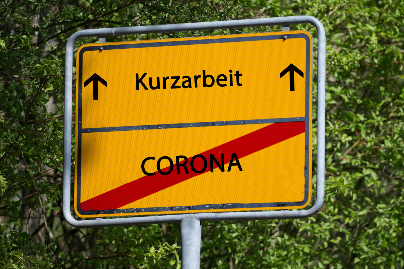 Corona-bedingte Arbeitslosigkeit und Kurzarbeit im ...