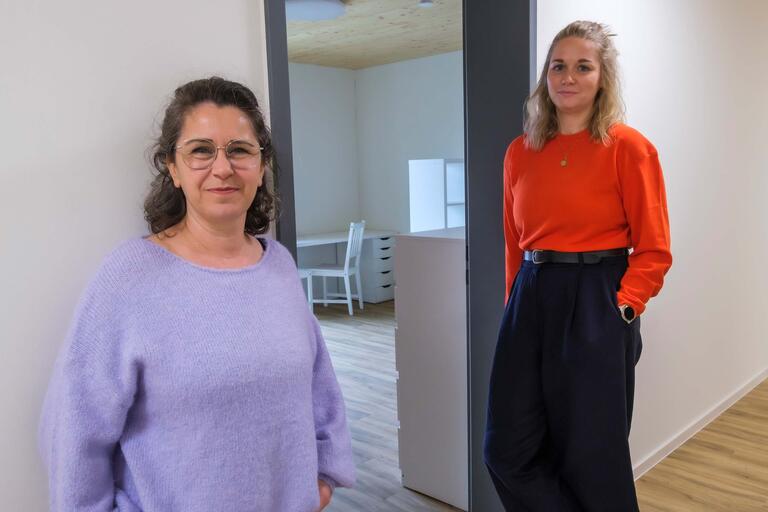 Elena Polo Rodriguez (l.) und Antalia Westkämper schaffen in Bremen Wohnraum für Azubis.