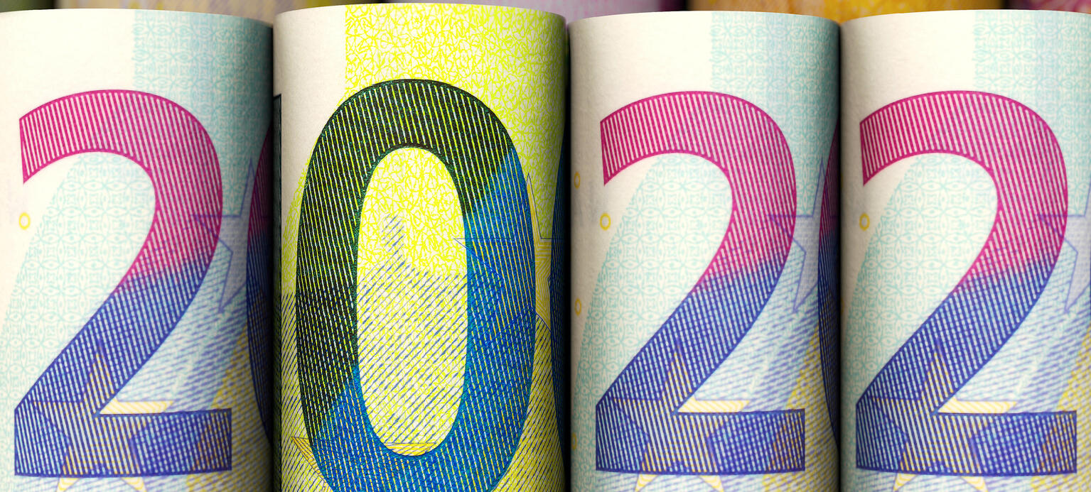 Jahreszahl 2022 aus Euroscheinen. Year 2022 from euro notes. 
