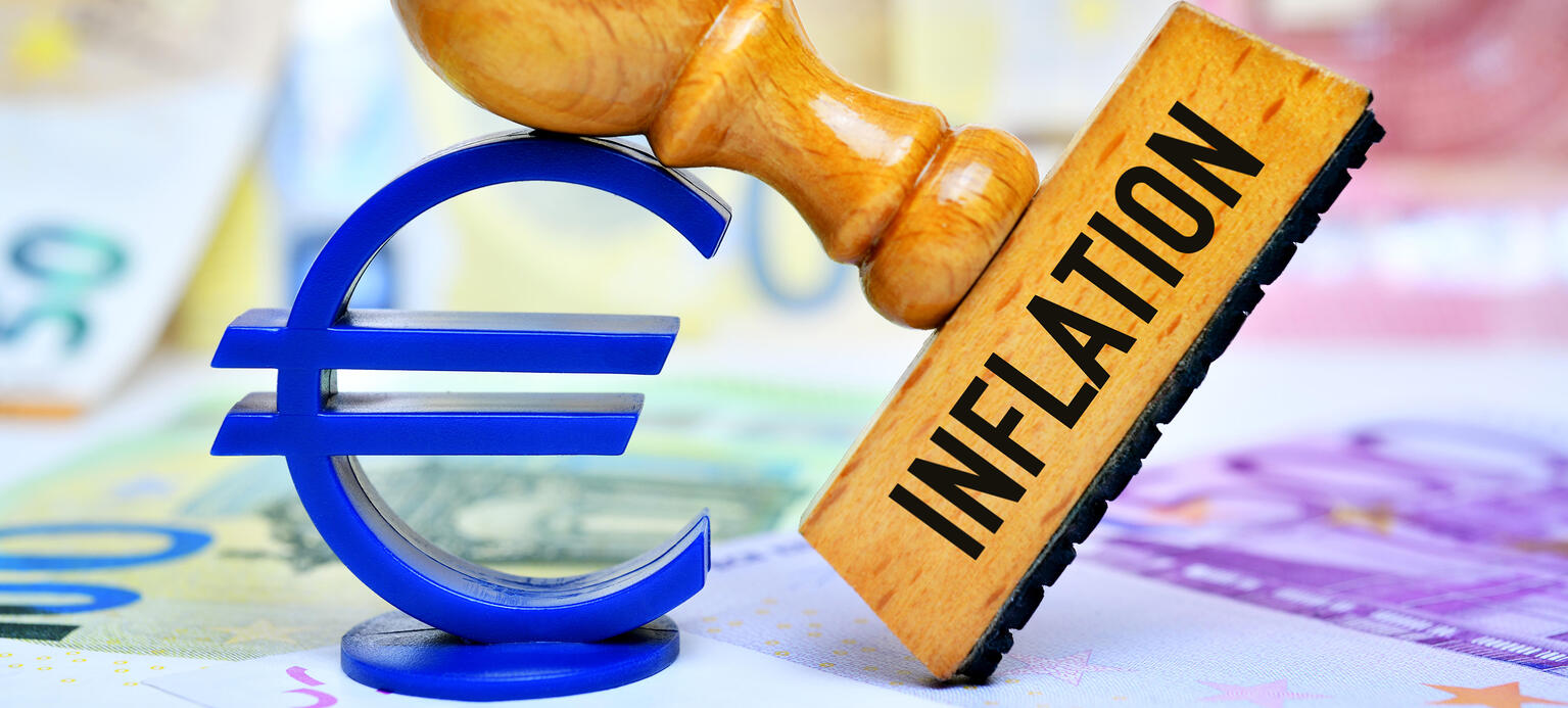 Stempel mit Aufschrift Inflation auf Eurozeichen, Inflation