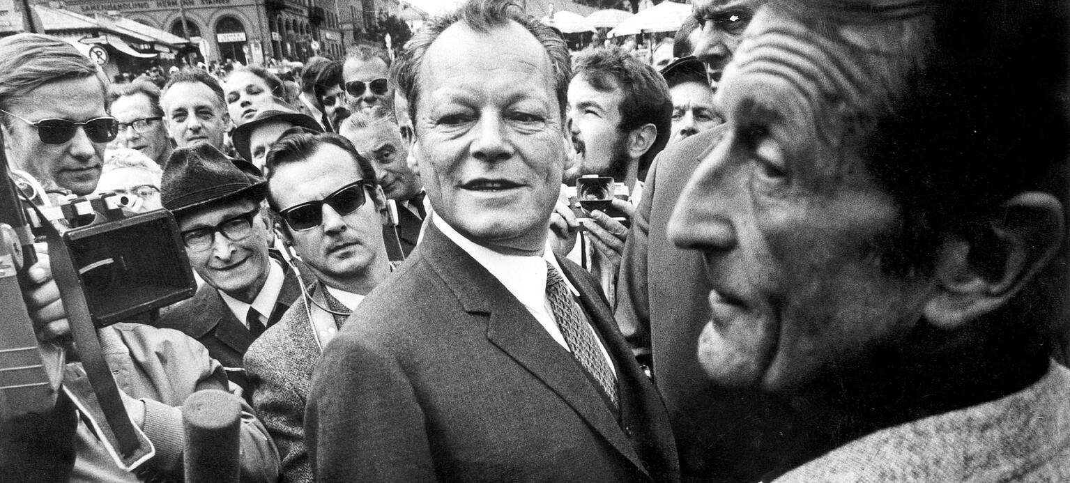 Willy Brandt im Wahlkampf in München (1972): Unter seiner Kanzlerschaft wurde die Betriebs- verfassung runderneuert.
