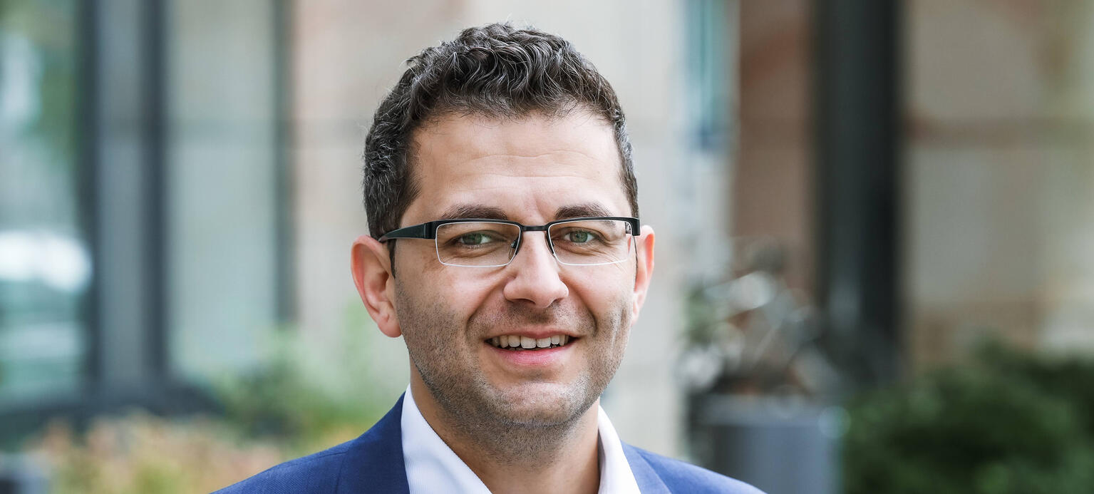 Daniel Hay, Direktor I.M.U.