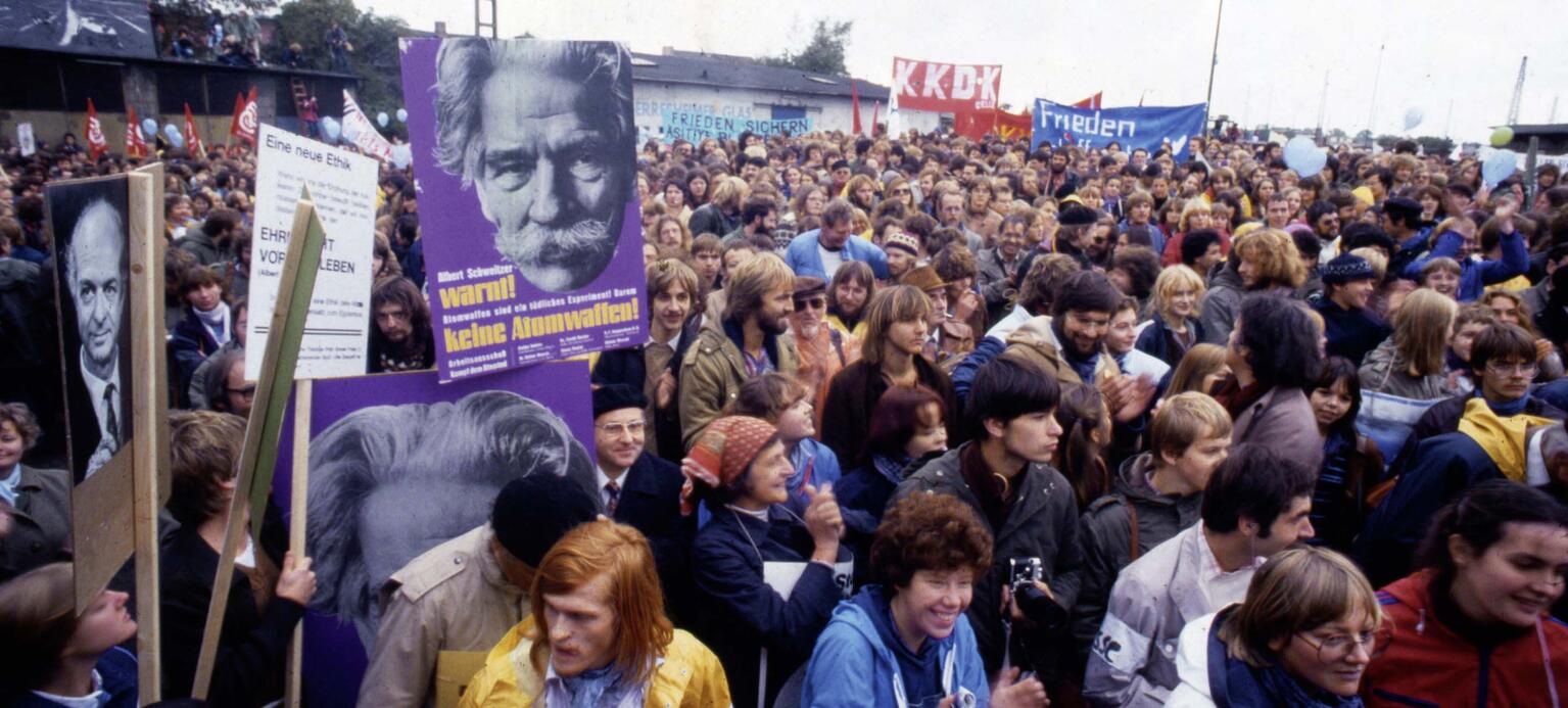 Kundgebung im Bonner Hofgarten 1981 