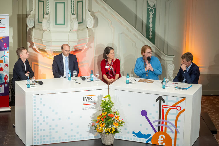 Blick auf die Bühne des IMK Forum 2026