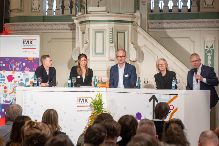 Blick auf die Bühne des IMK Forum 2026