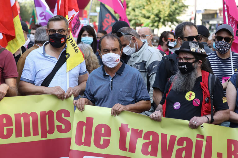 Philippe Martinez (Mitte) ist Vorsitzender der französischen Gewerkschaft Confédération générale du travail (CGT)