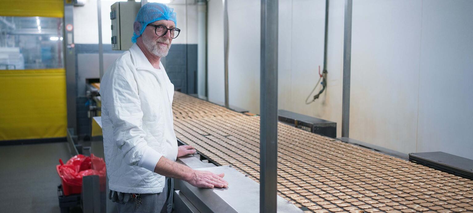 Bäcker Stefan Prömpler an Backstrasse in der Bäckerei Lambertz in Aachen