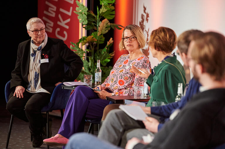 Redner auf dem Gleichstellungsforum 2025 'Zeit für Weiterbildung'